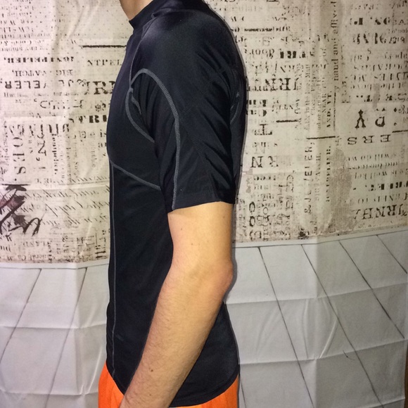 Golds Gym Men Black compression short sleeve shirt - Picture 4 of 6